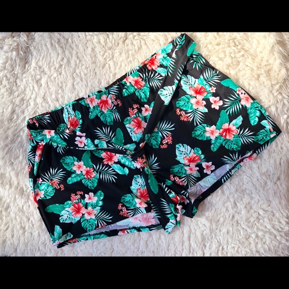 (: Pants - SOLD Black Tropical Tie Front Shorts